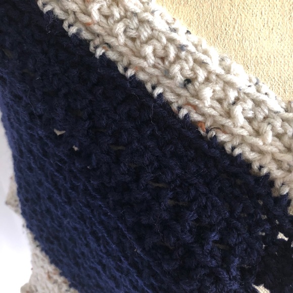 Handmade wool cape - navy and beige - Picture 7 of 7